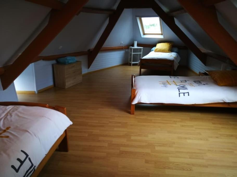 Maison Les Vieilles Cours Blosville Esterno foto